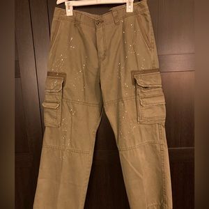 Fun Old Navy pants with tons of pockets!